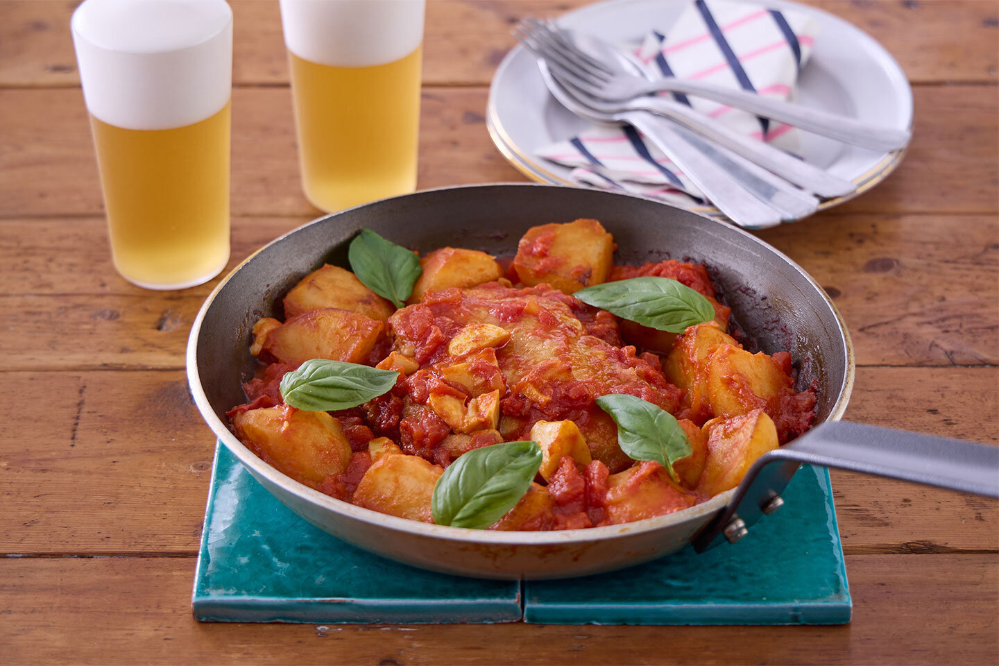 鶏肉のガーリックトマト煮